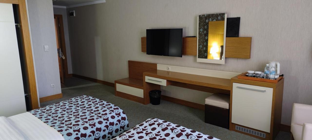 Grand Nur Plaza Hotel Aqtau Buitenkant foto