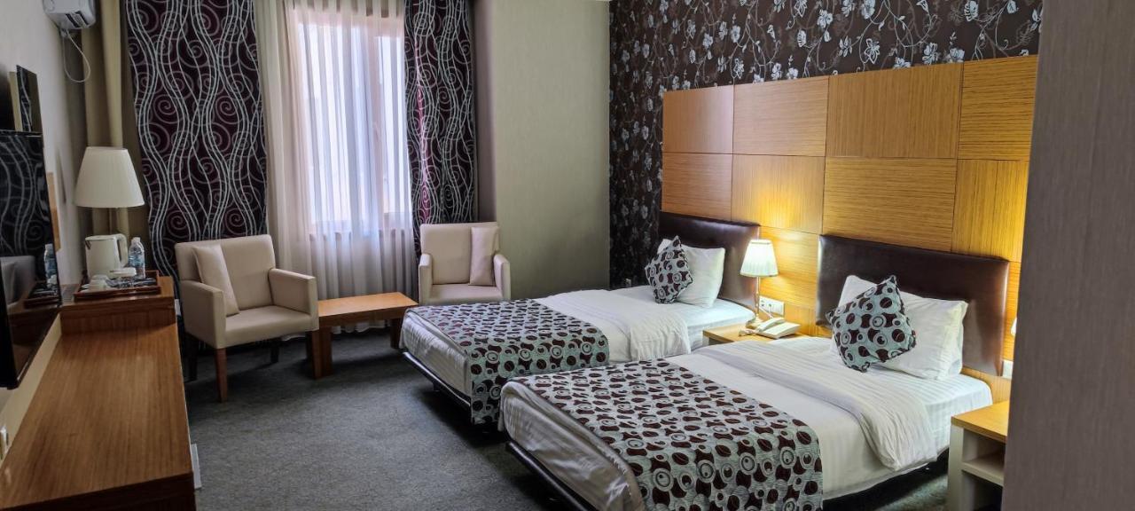 Grand Nur Plaza Hotel Aqtau Buitenkant foto