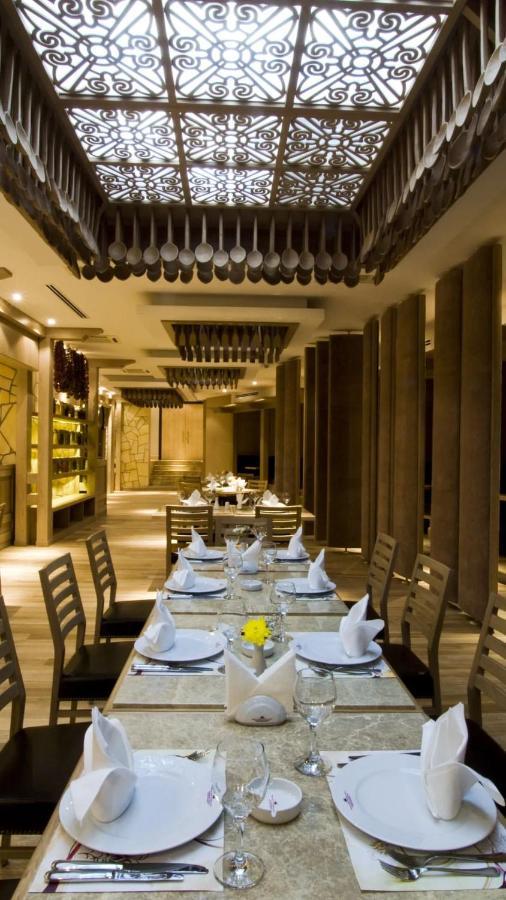 Grand Nur Plaza Hotel Aqtau Buitenkant foto
