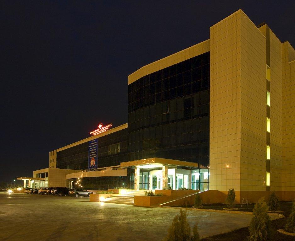 Grand Nur Plaza Hotel Aqtau Buitenkant foto
