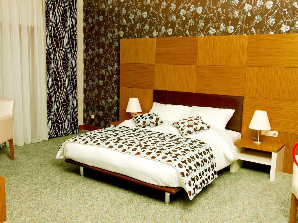 Grand Nur Plaza Hotel Aqtau Buitenkant foto