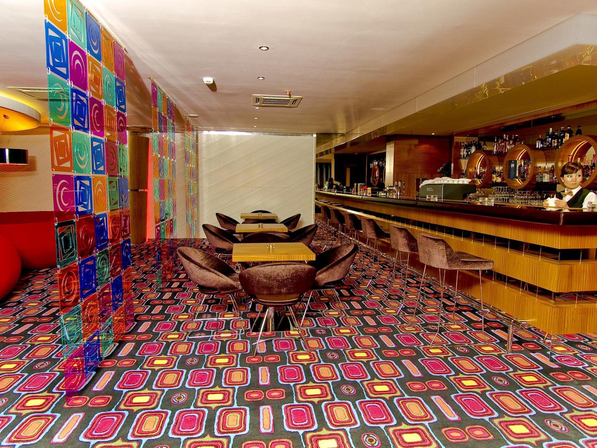 Grand Nur Plaza Hotel Aqtau Buitenkant foto