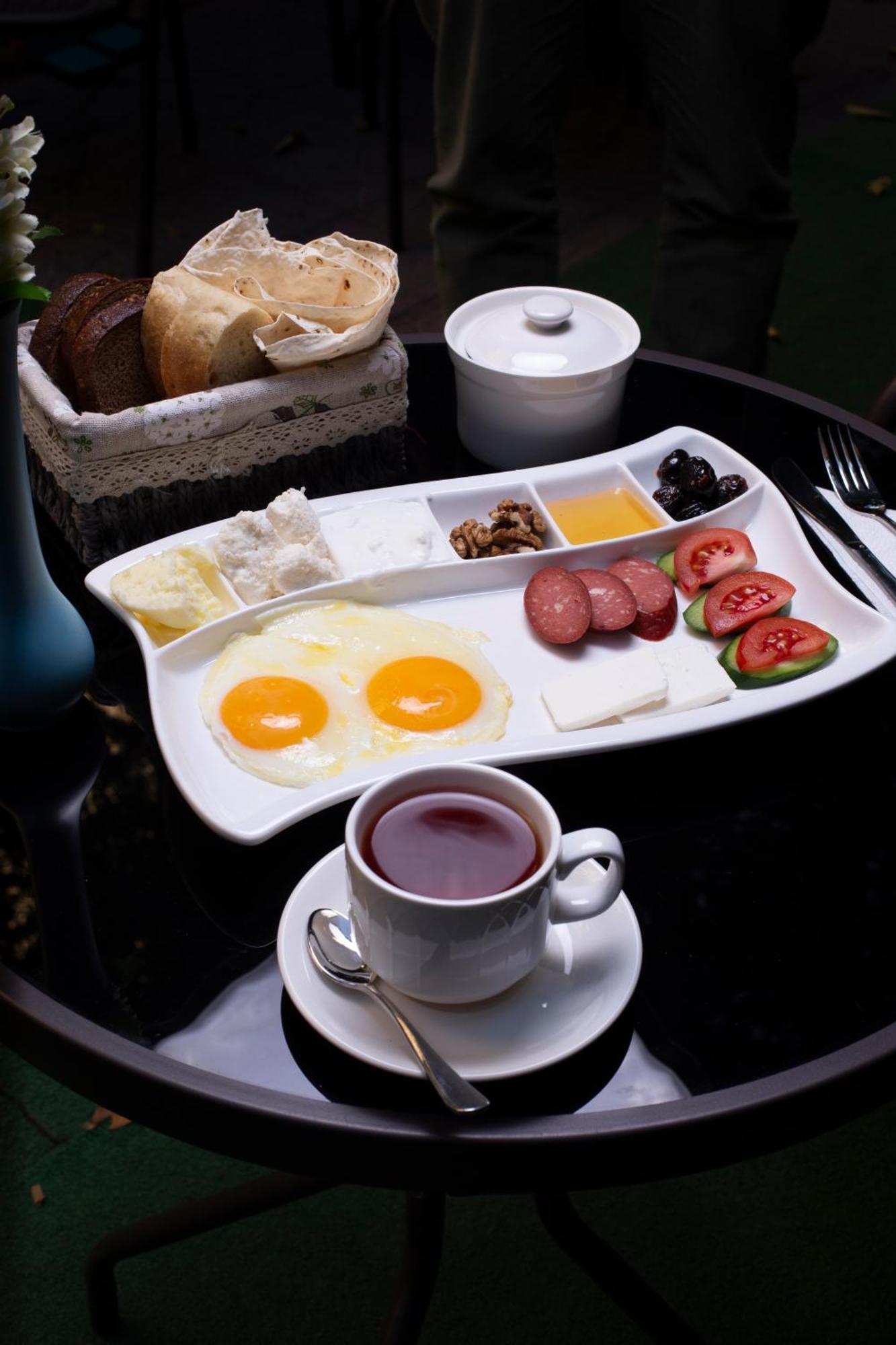 Grand Nur Plaza Hotel Aqtau Buitenkant foto