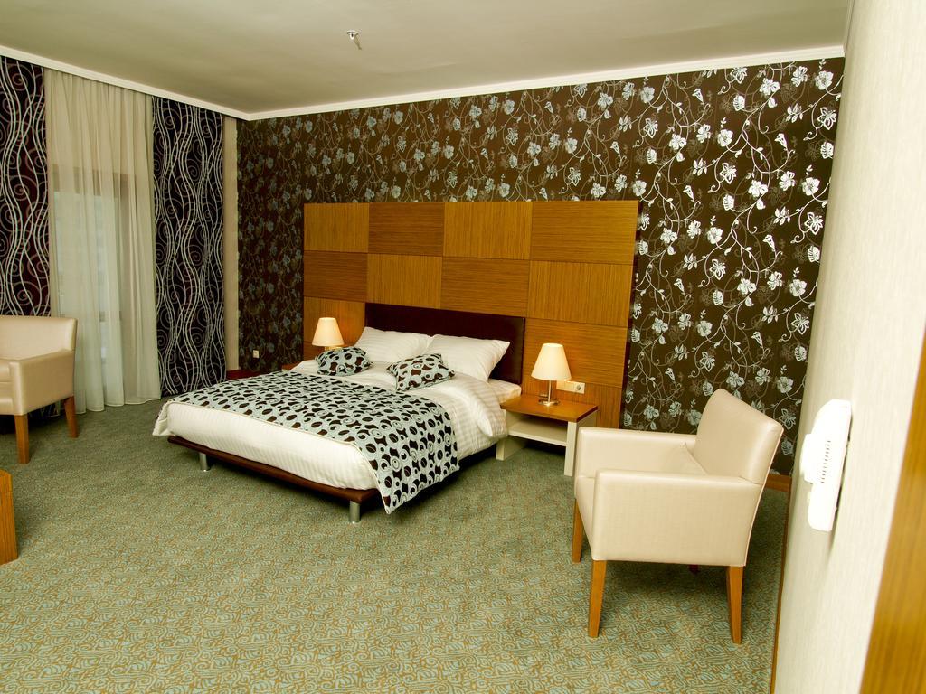 Grand Nur Plaza Hotel Aqtau Buitenkant foto
