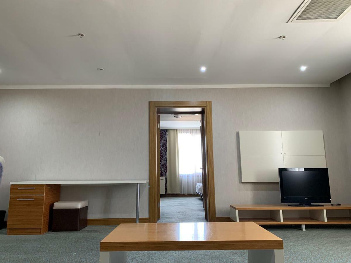Grand Nur Plaza Hotel Aqtau Buitenkant foto