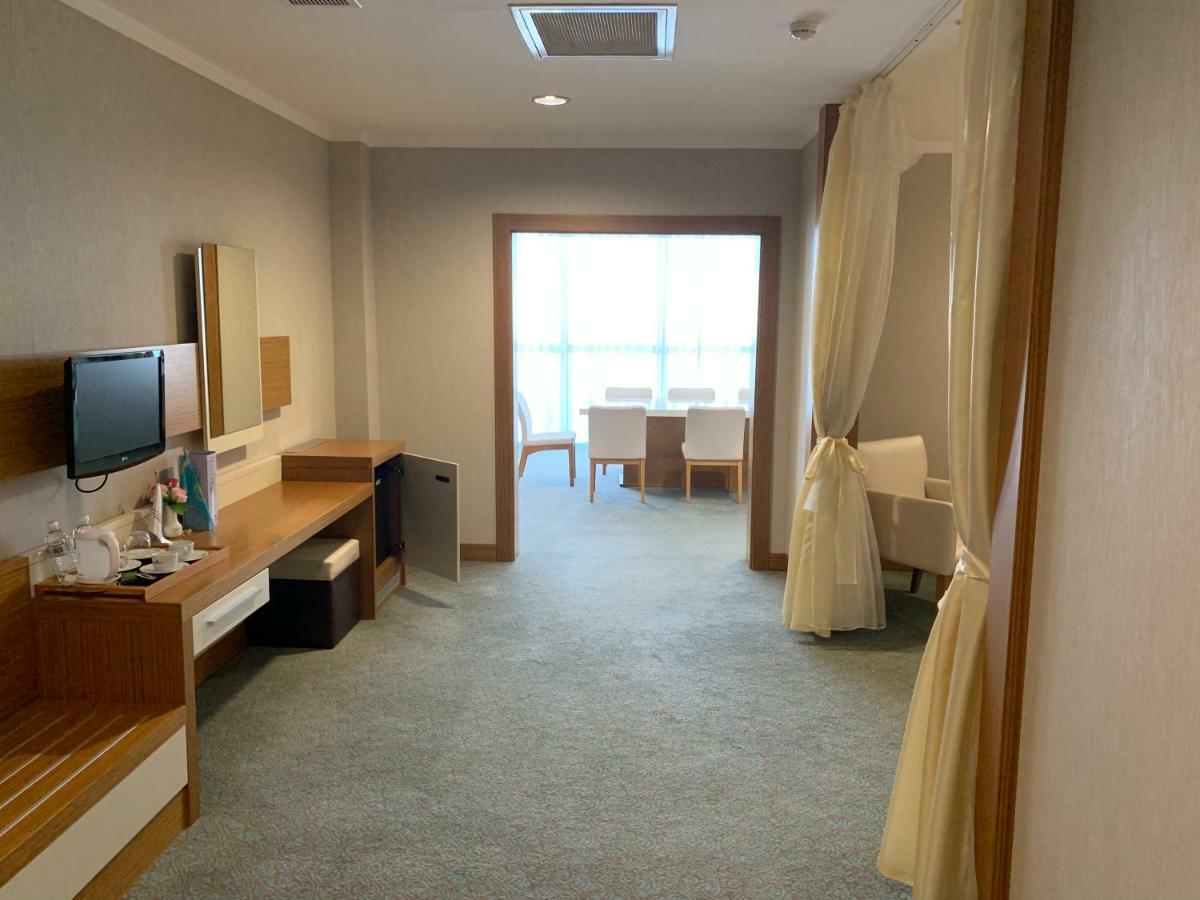Grand Nur Plaza Hotel Aqtau Buitenkant foto