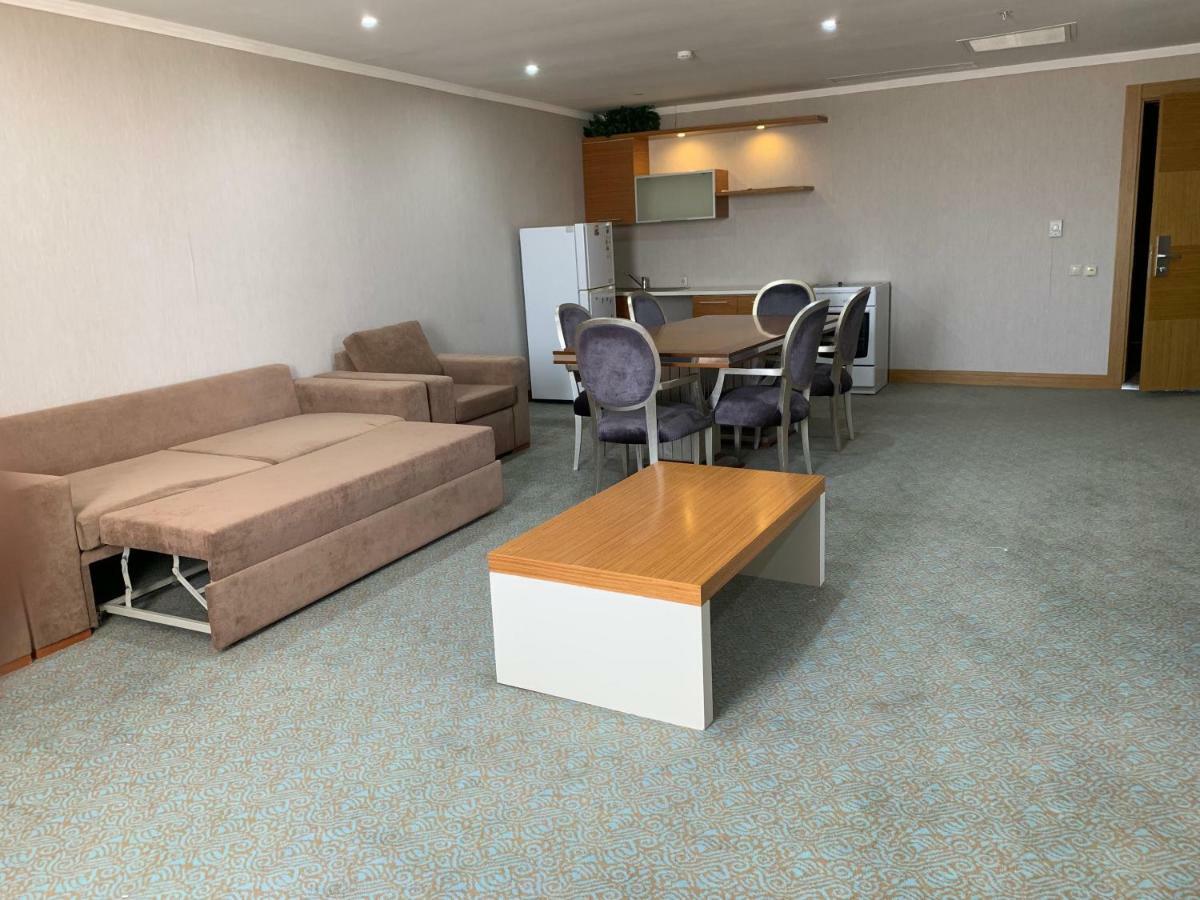 Grand Nur Plaza Hotel Aqtau Buitenkant foto