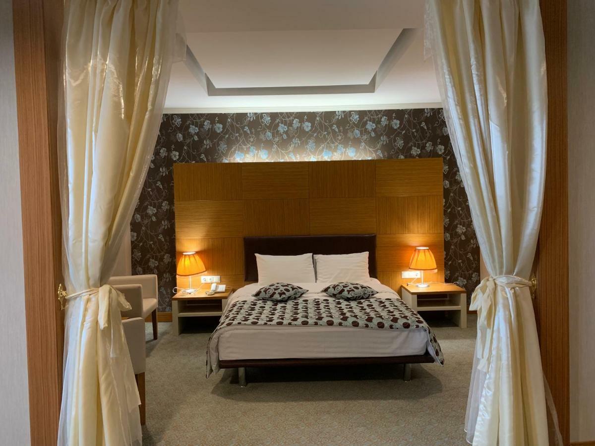 Grand Nur Plaza Hotel Aqtau Buitenkant foto