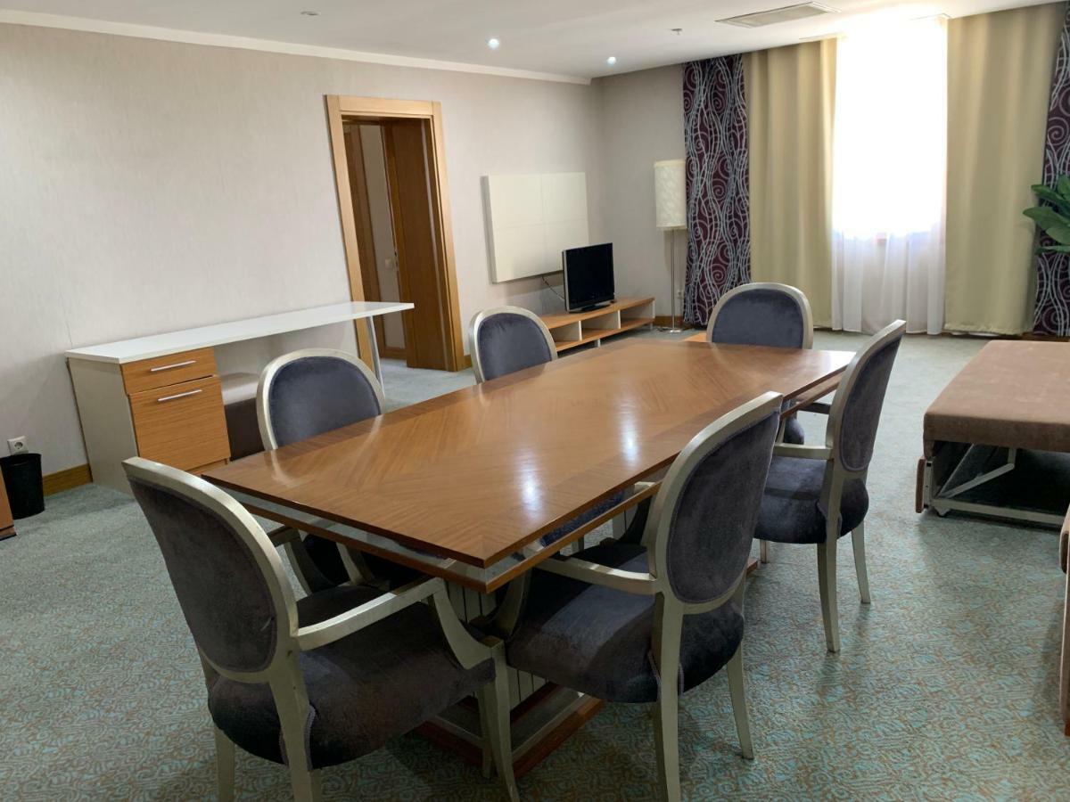 Grand Nur Plaza Hotel Aqtau Buitenkant foto